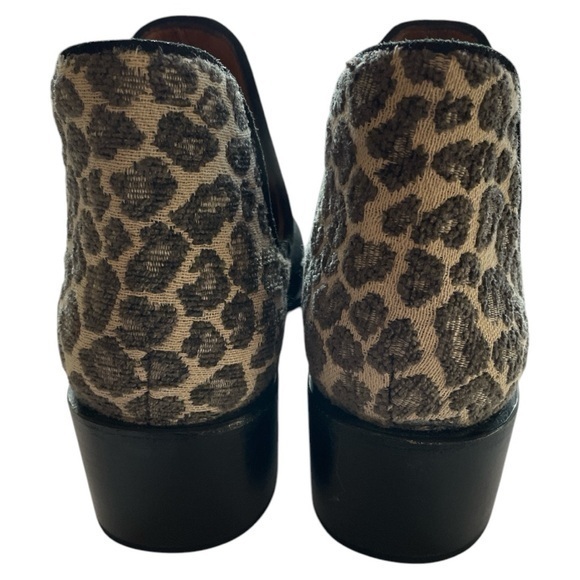 Charleston Shoe Co The Camden Ankle Boot Black Leopard Suede Slip On Womens Sz 6 - Picture 6 of 9